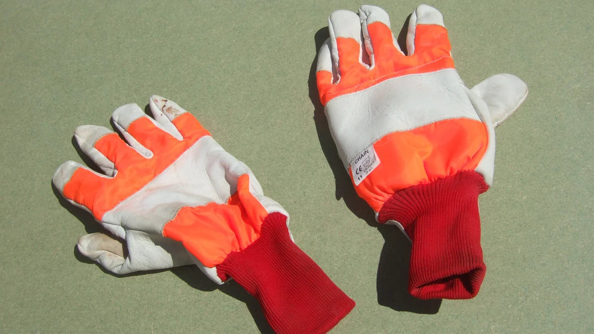 Protective work gloves